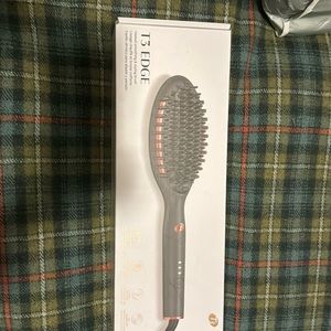 NWT in box t3 brush